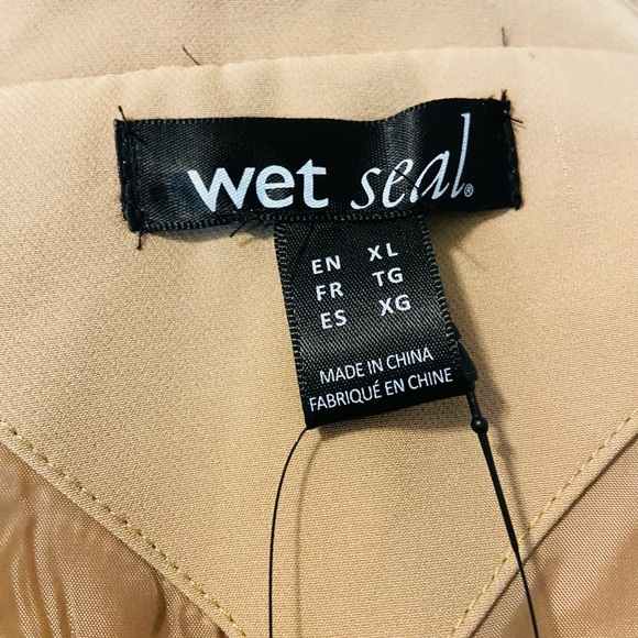 Soft Caramel Coloured Blazer - Picture 4 of 7